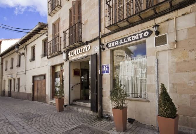 Apartamentos turísticos Lladito