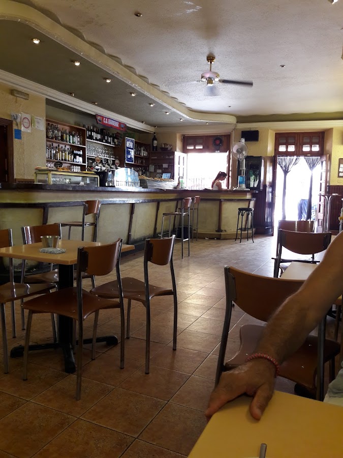 BAR PILAR TAPAS CAFÉ