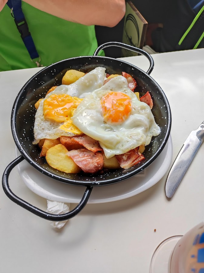 Cafetería- panadería La Poma