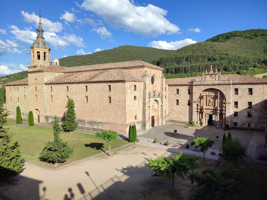 Monasterio de Yuso (frailes agustinos recoletos)
