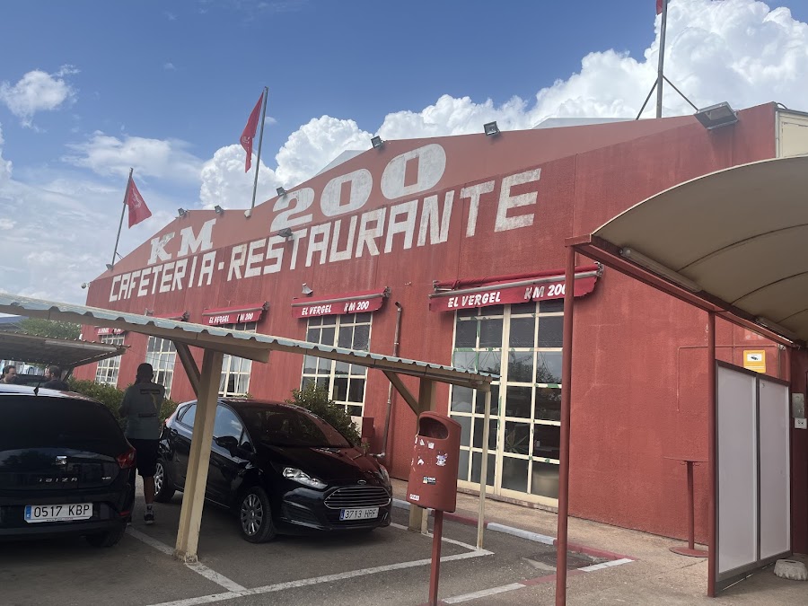 Cafetería-restaurante km 200